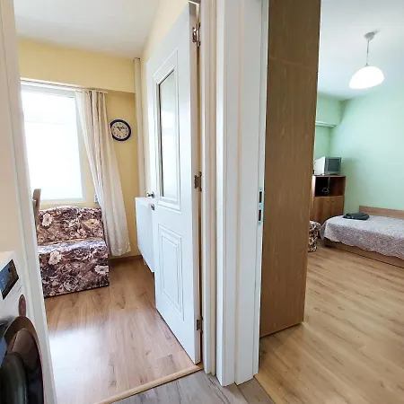 за гости , жк. зорница, бл.36 *