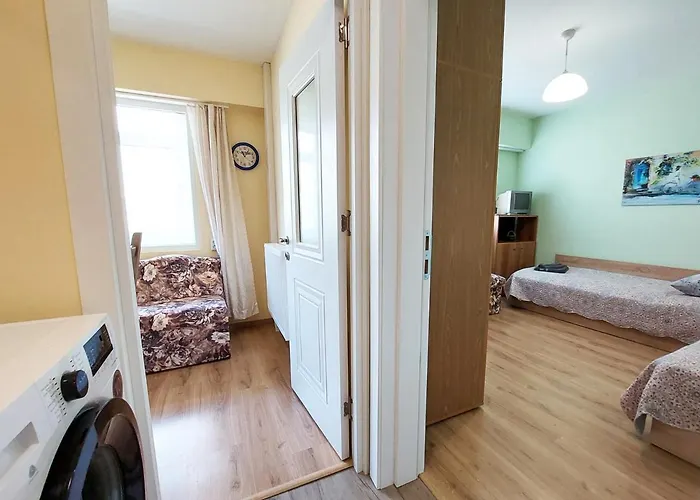 за гости , жк. зорница, бл.36 *